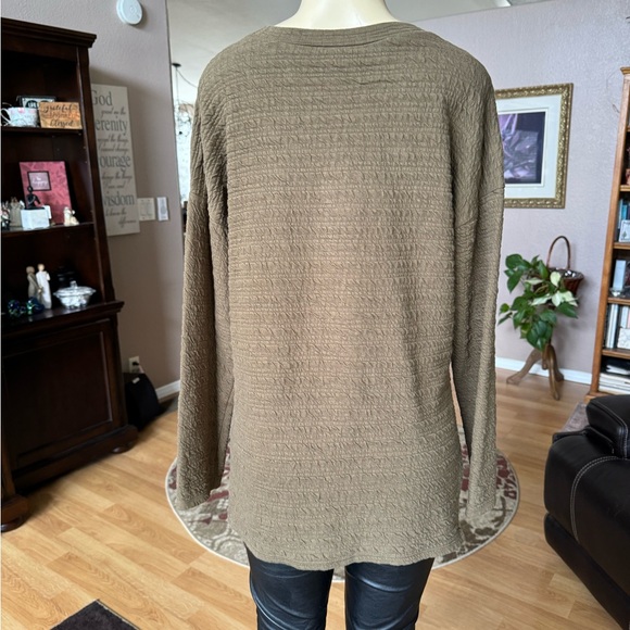 Zara light brown long sleeve blouse-size L - Picture 8 of 9